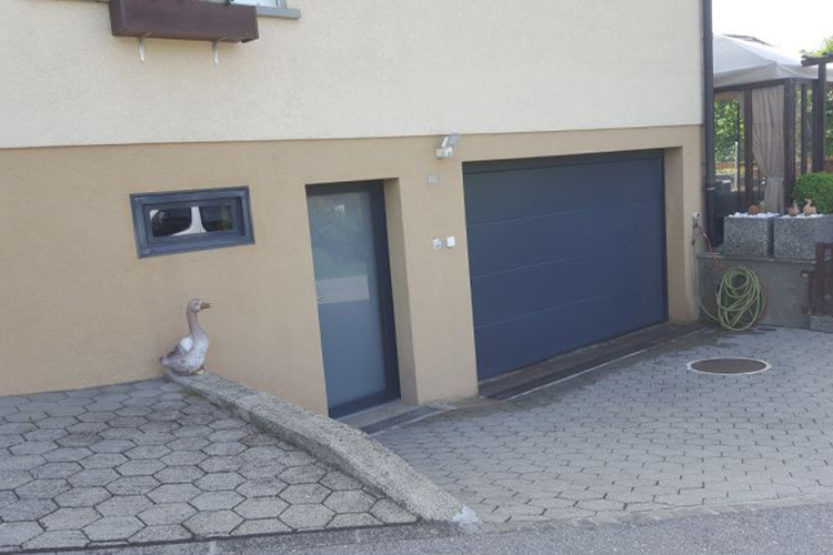 TRIDO Garagentor - FatorGmbH Antriebs- und Tortechnik